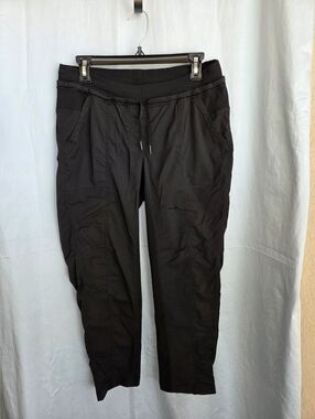 G437. Lululemon Street to Studio Pant Unlined in Black - Size 10